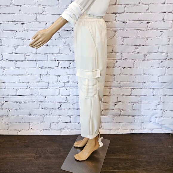 BR SPORT, Cream coloured wide leg performance cargo pant - Picture 9 of 15